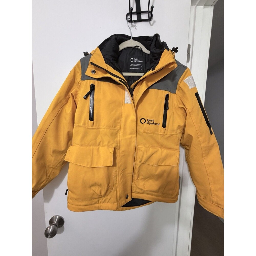 Quark Expeditions Women's Hooded Outdoor Jacket for Arctic Weather Medium